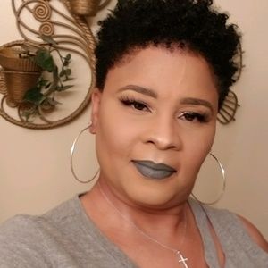 Meet your Posher, Gwendolyn